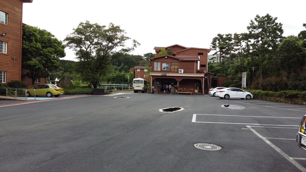 Arbon Youth Hostel & Resort Jeju Exteriör bild
